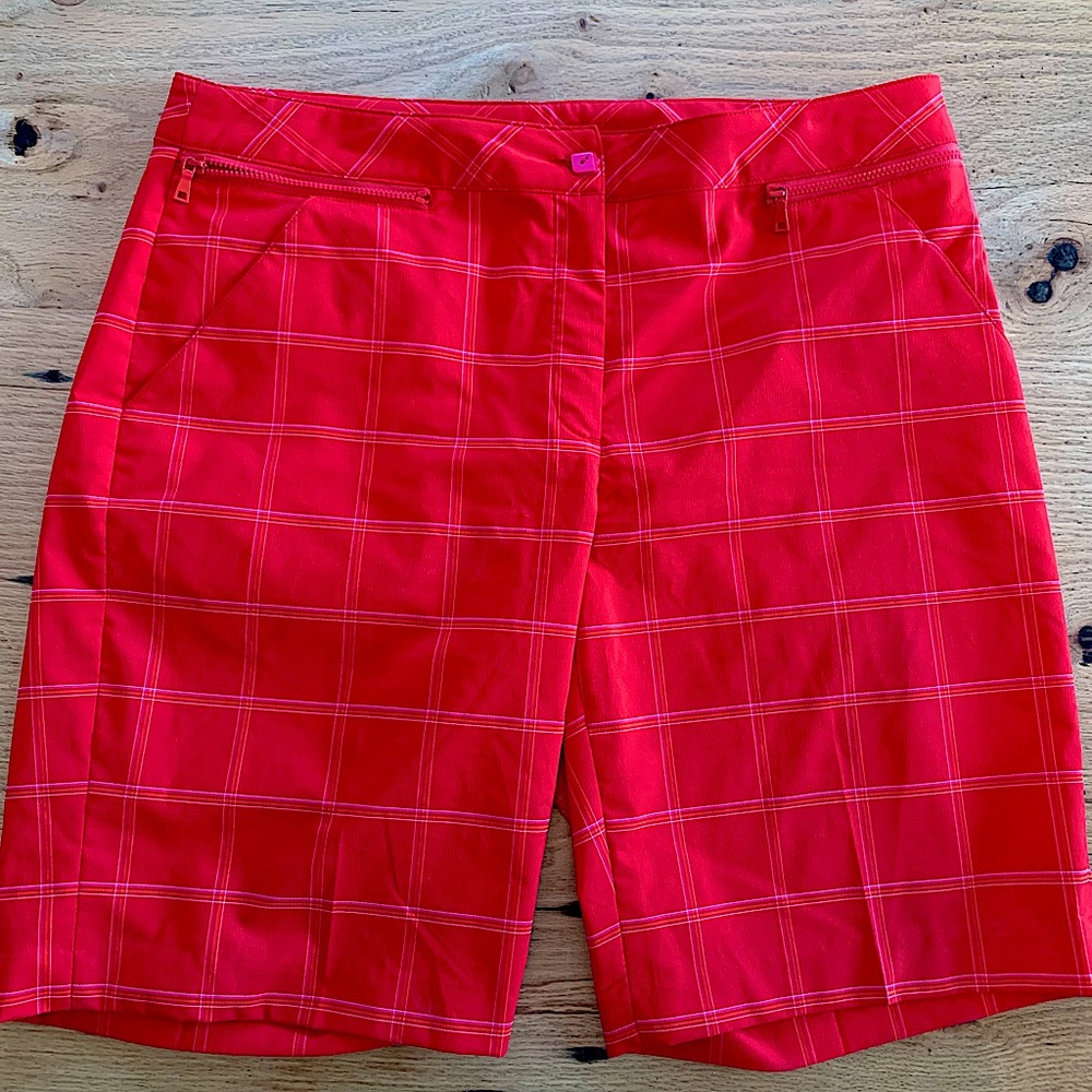 EP Pro Women’s Golf Shorts Size 10 Red Subtle Plaid Bermudan Zip Pockets